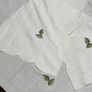 9 CLOTH CHRISTMAS NAPKINS
